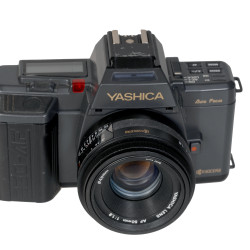 YASHICA 230AF + AF50 1:1.8 KIT ΜΕΤΑΧΕΙΡΙΣΜΕΝΗ 
