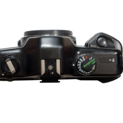 YASHICA 108 BODY USED 